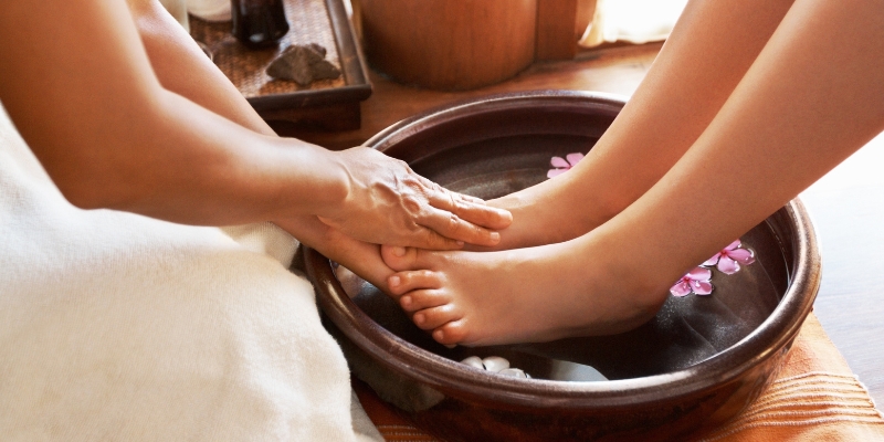 Immerse yourself in deep relaxation as therapeutic essential oils are massaged into tired feet. This treatment is designed to soothe sore muscles, calm the nervous system, and promote a profound sense of peace and tranquility.