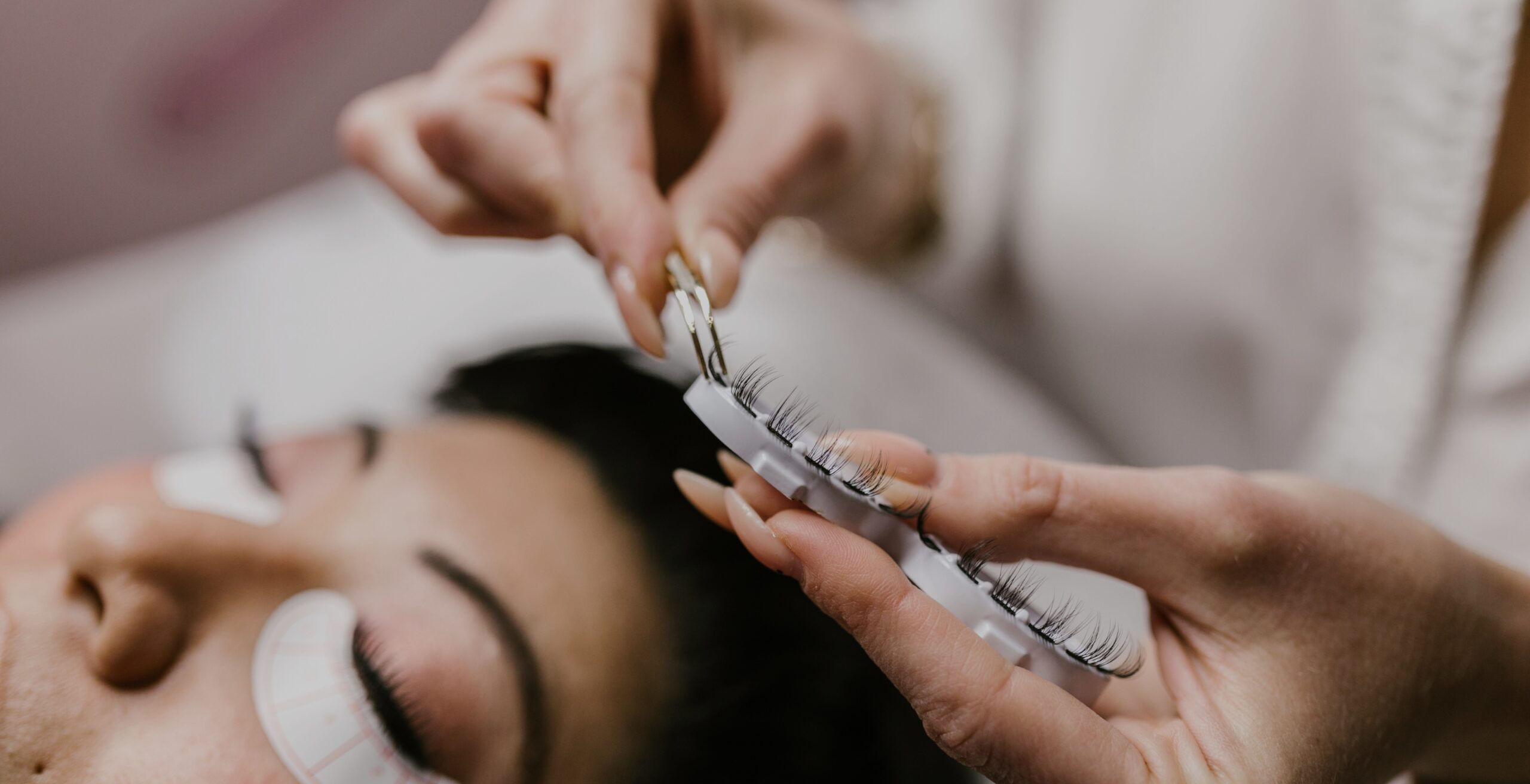 Lash & Brow Artistry