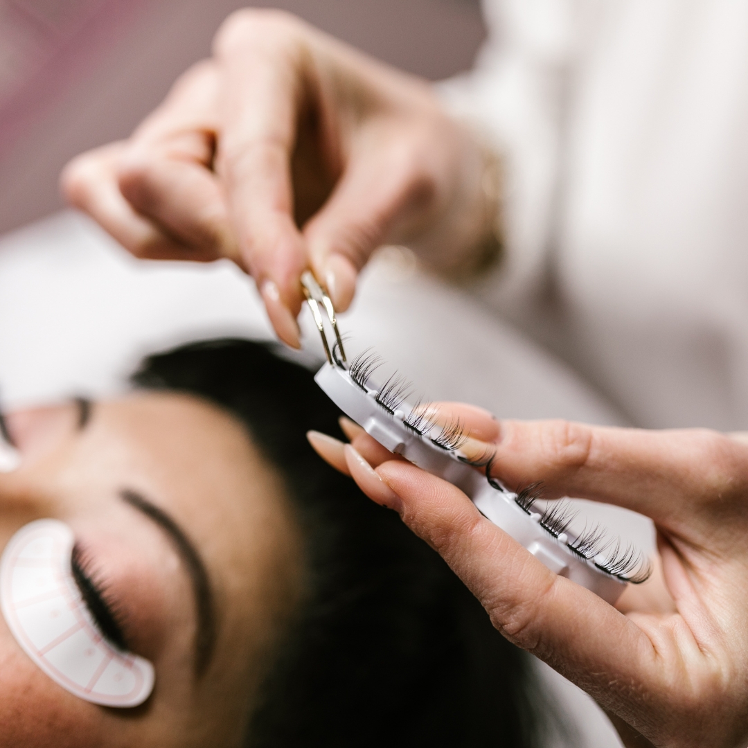 Define Your Look: Expert Lash & Brow Enhancements